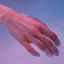 hand in water
